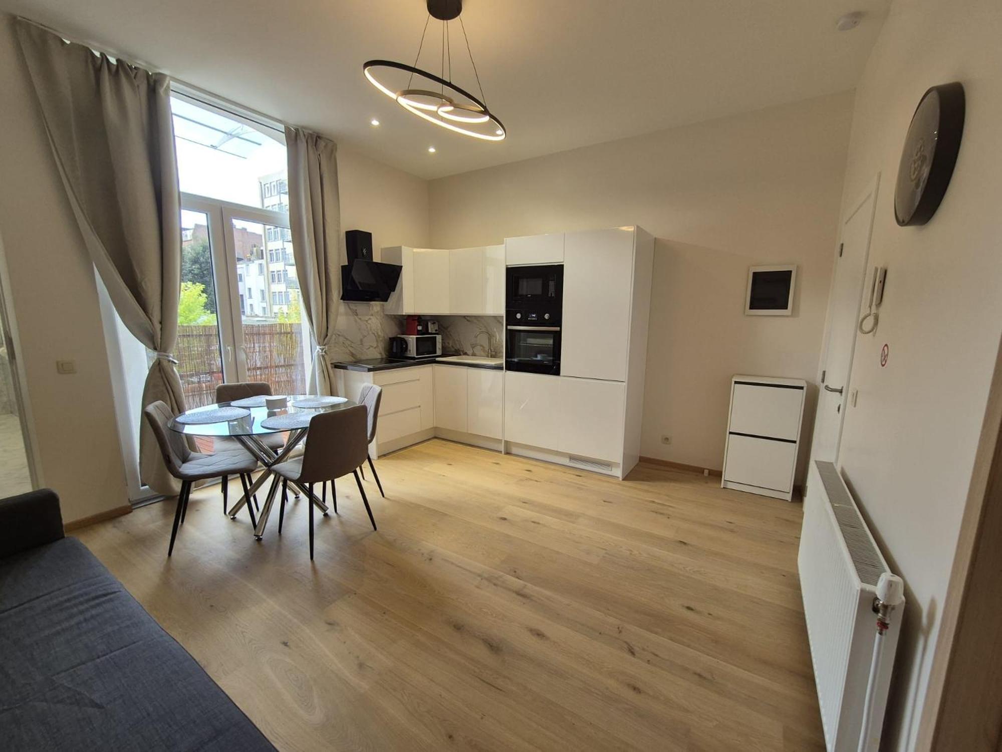Elegant In Center Of Apartment Brüssel